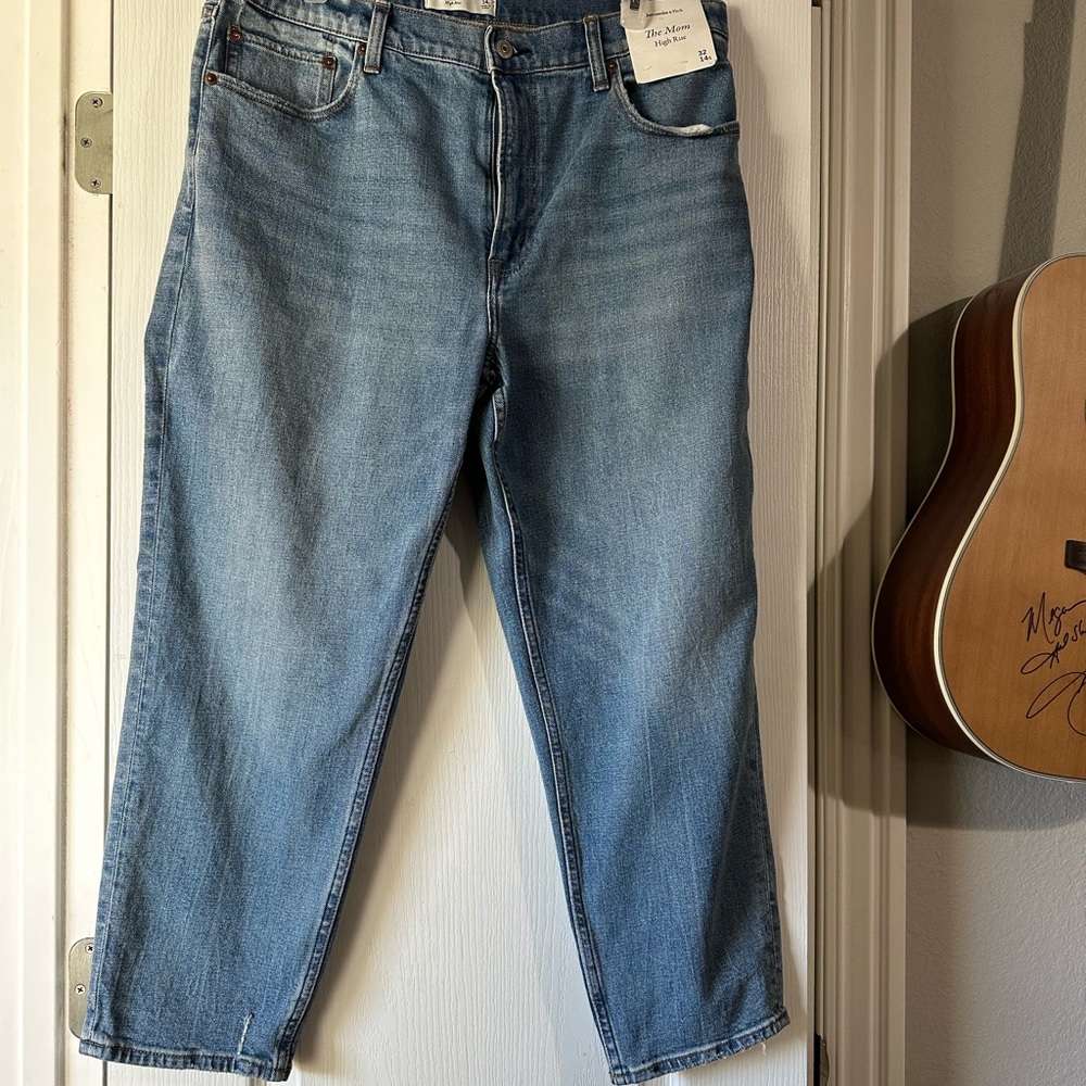 Abercombie Mom jeans 14 short